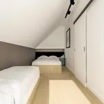 2 Bedroom Beautiful In Jezierzany